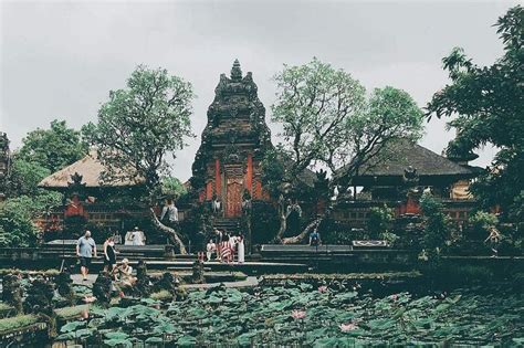 german women in bali|Tourist arrested after stripping NAKED and crashing Bali temple。